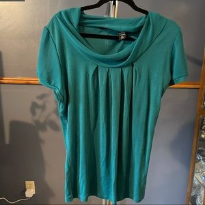 New York and Company gorgeous green top!!